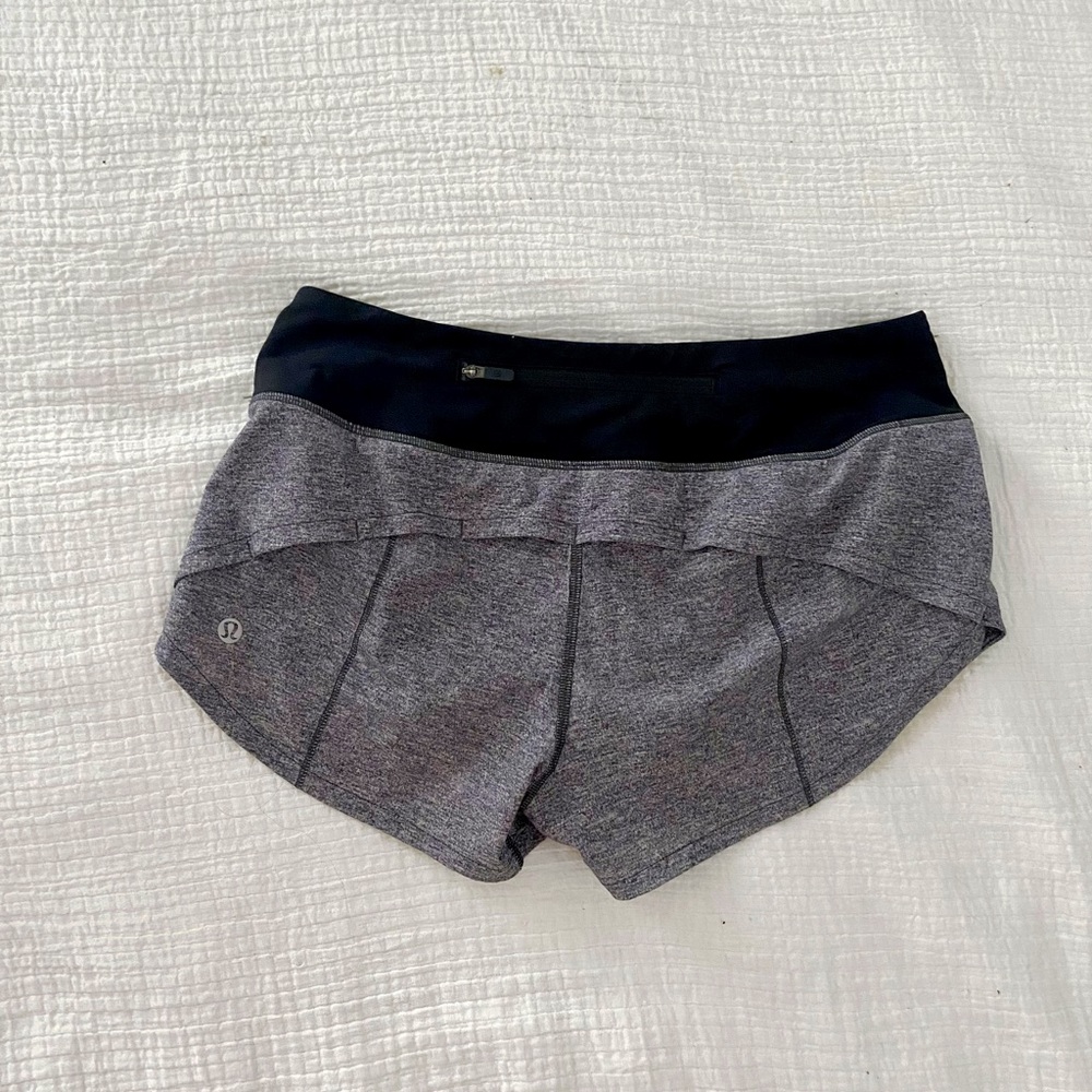 Lululemon speed up low-rise lined short 2.5" size 4